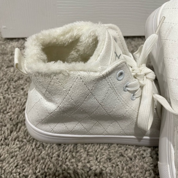 {DANSKIN} Ambition High Top Sneaker - Picture 3 of 10